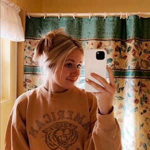 Meet your Posher, Ella